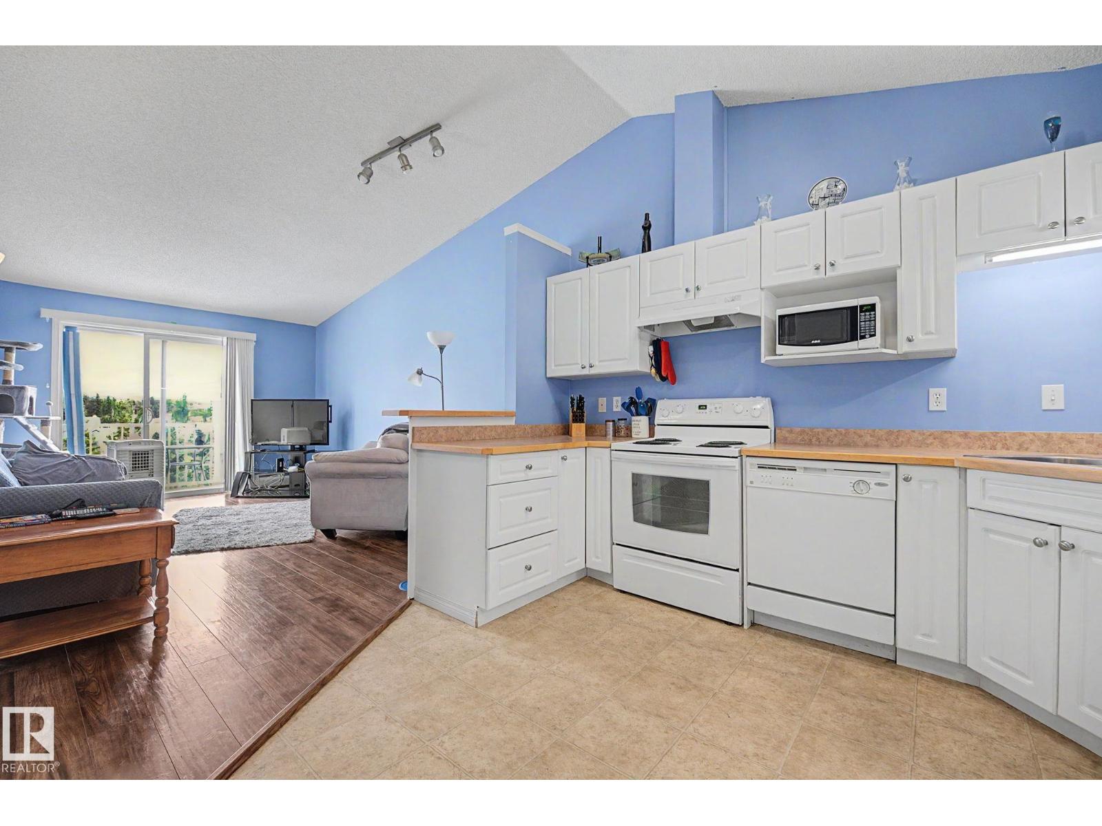 #414 151 Edwards DR SW SW - 23