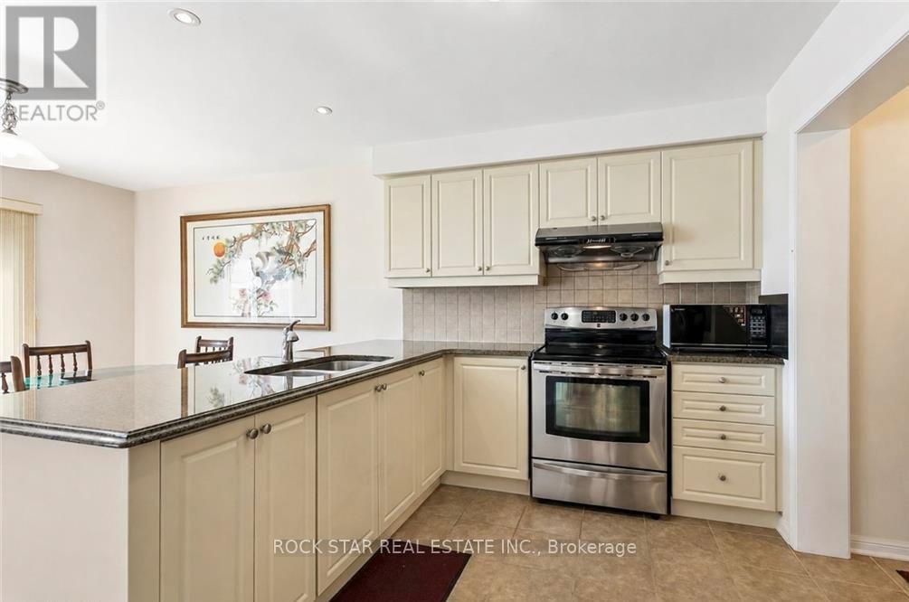 10 KLEMSCOTT ROAD - 10