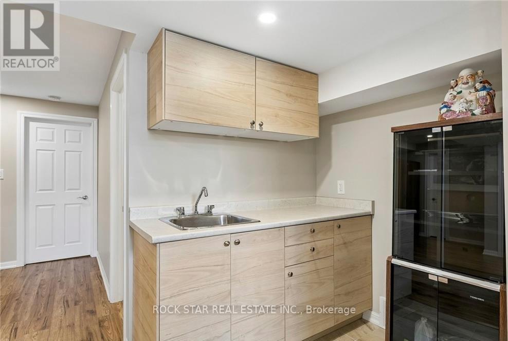 10 KLEMSCOTT ROAD - 27
