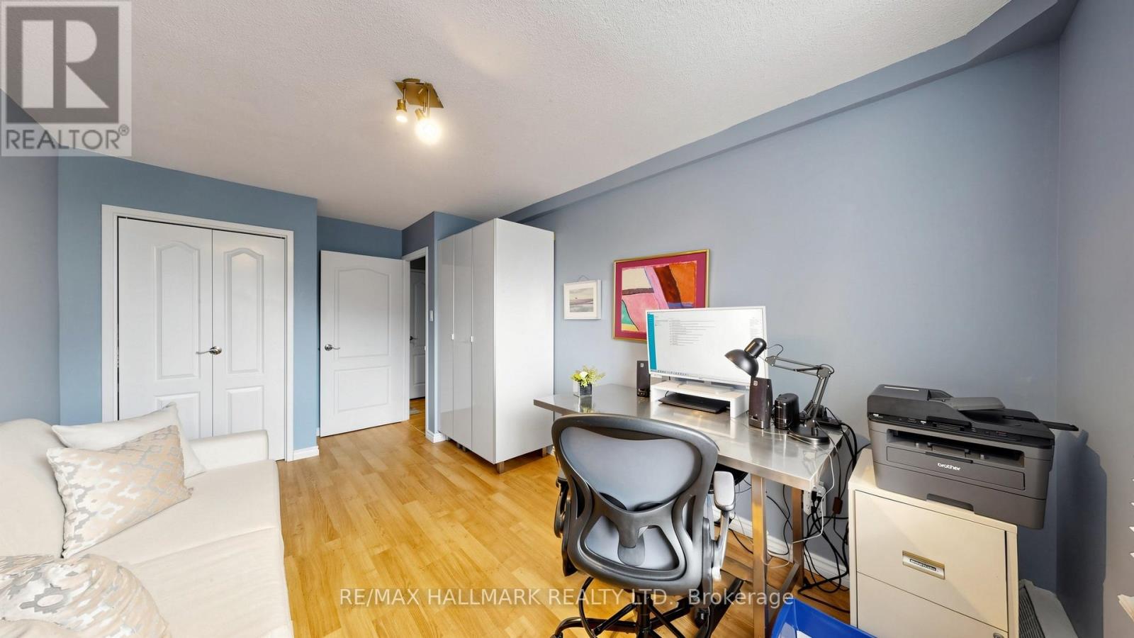 #402 49 QUEEN STREET E - 23
