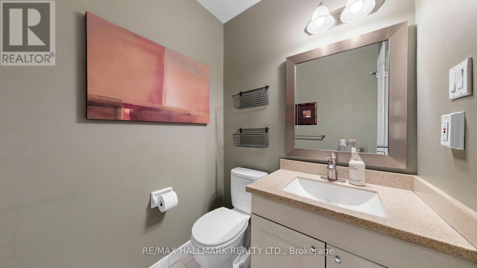 #402 49 QUEEN STREET E - 28