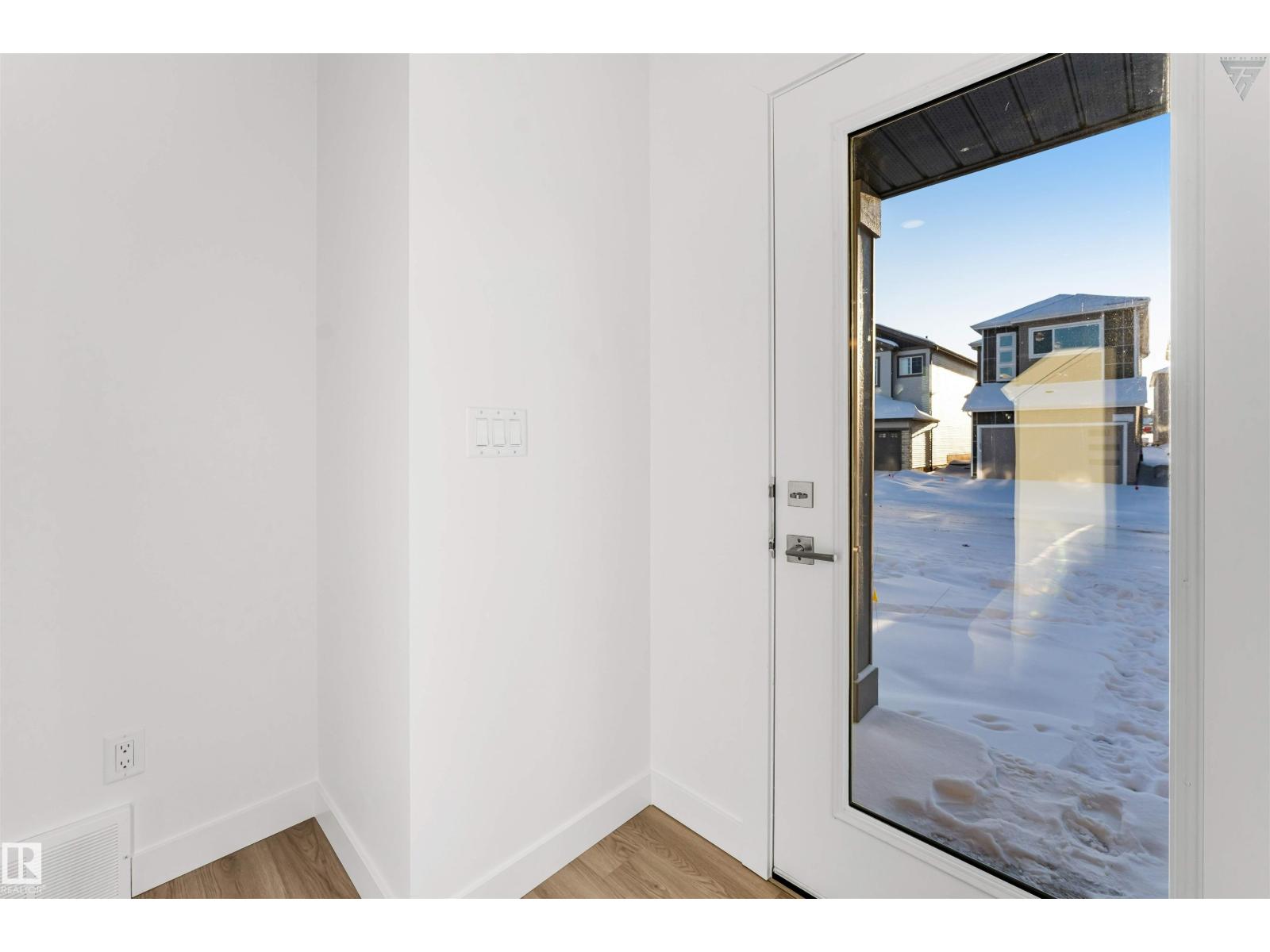 1224 14 AV NW NW - 8