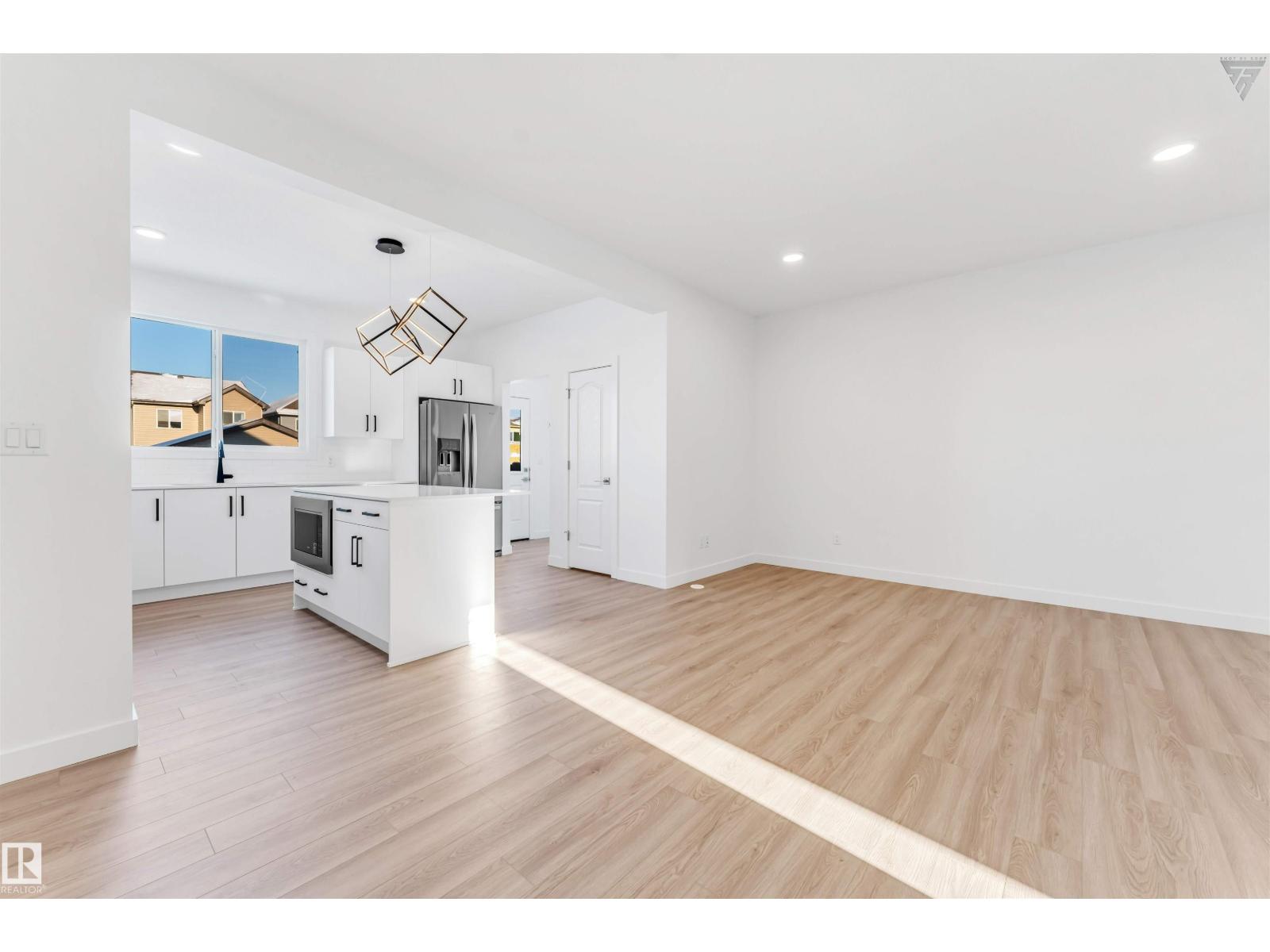 1224 14 AV NW NW - 18