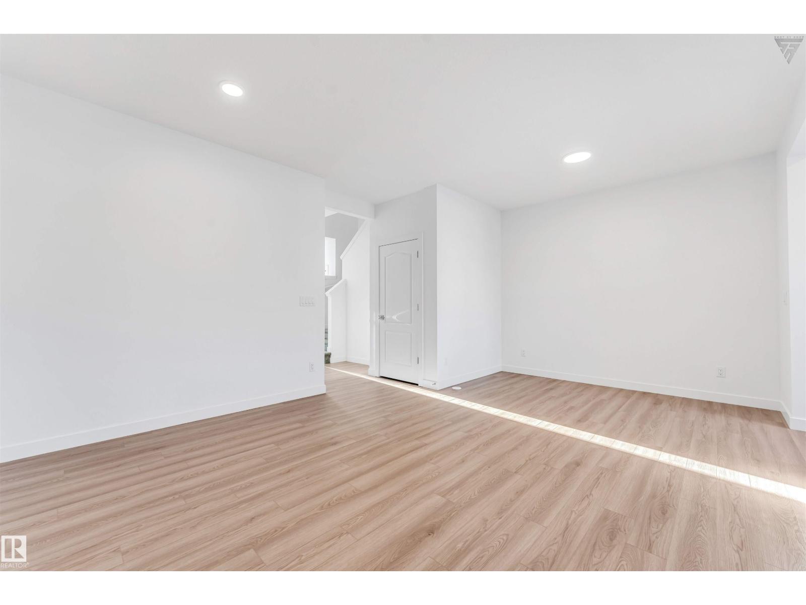 1224 14 AV NW NW - 16