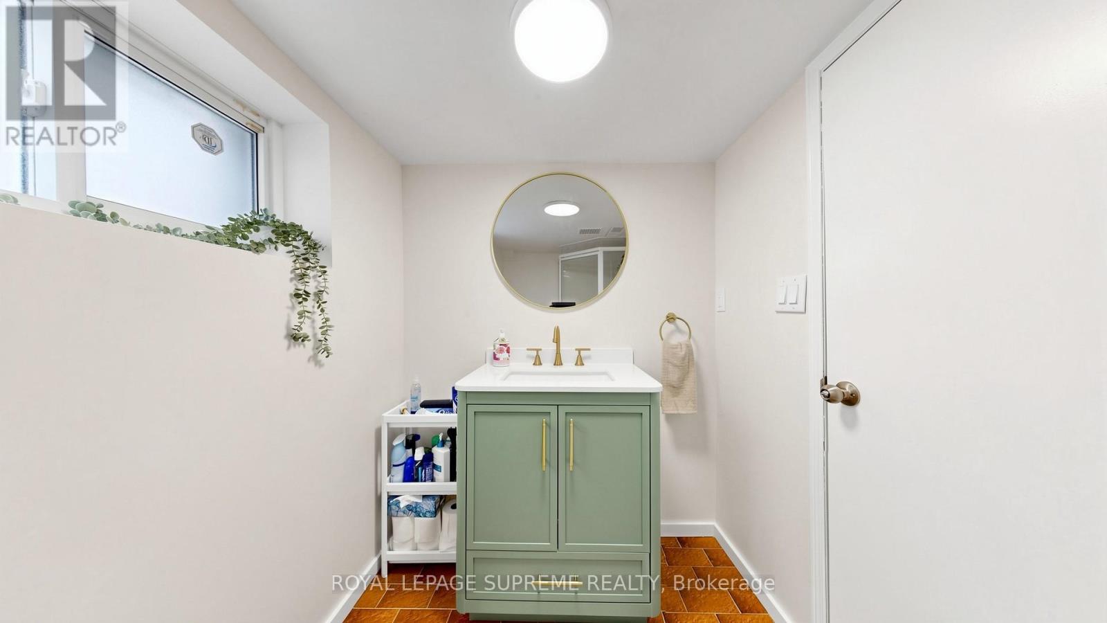 610 MCROBERTS AVENUE - 33