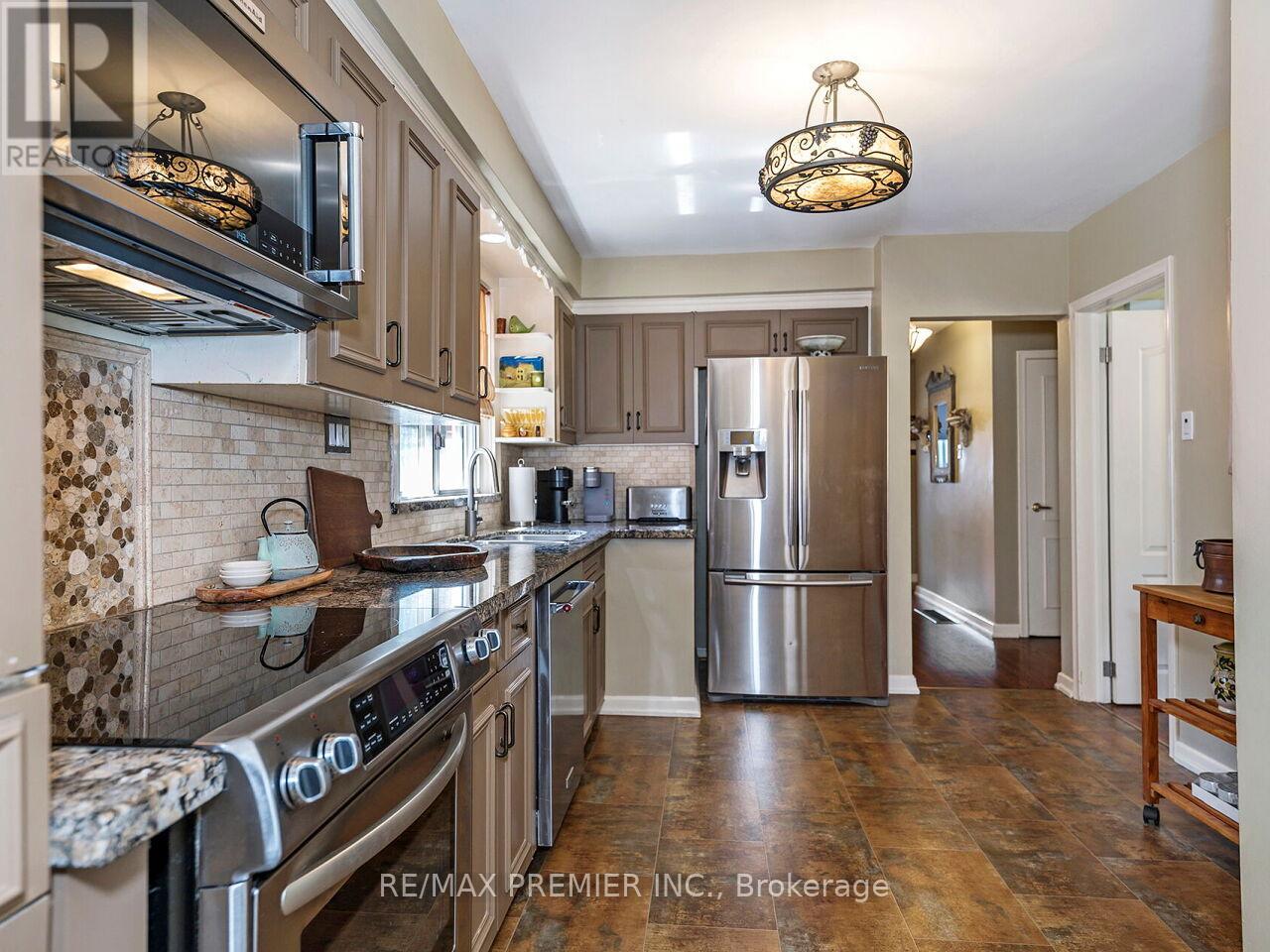 2894 WESTON ROAD - 10