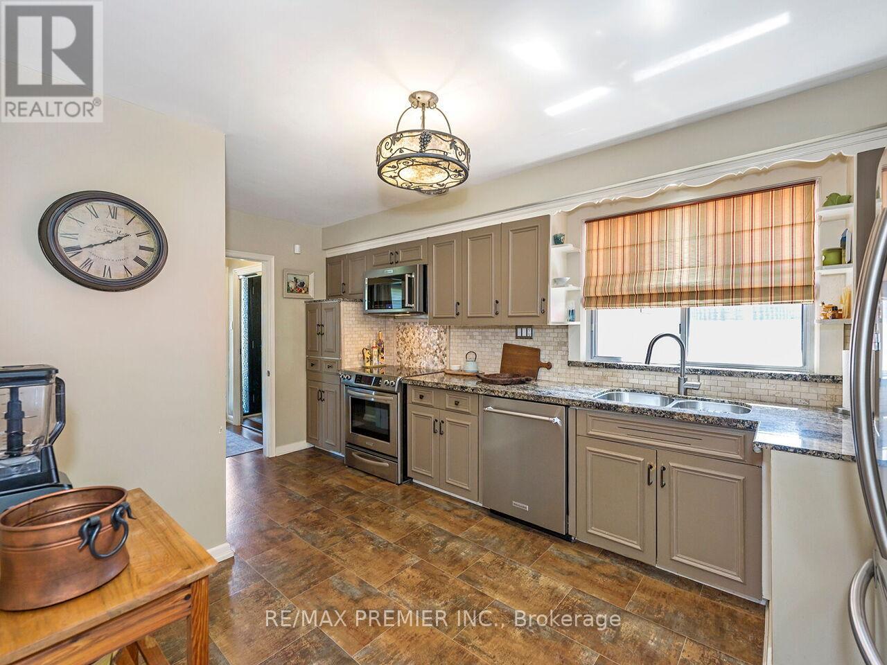 2894 WESTON ROAD - 9