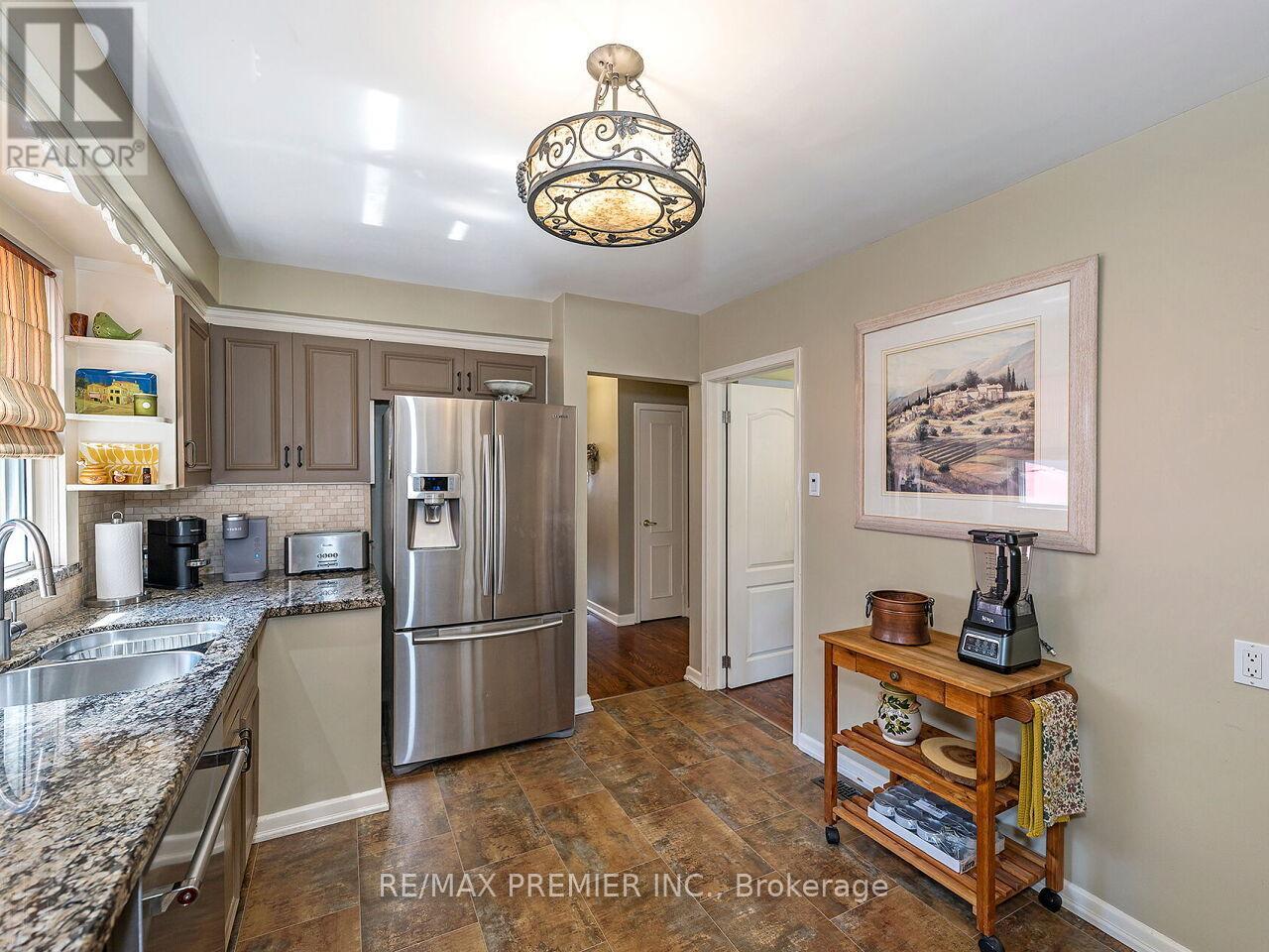 2894 WESTON ROAD - 11