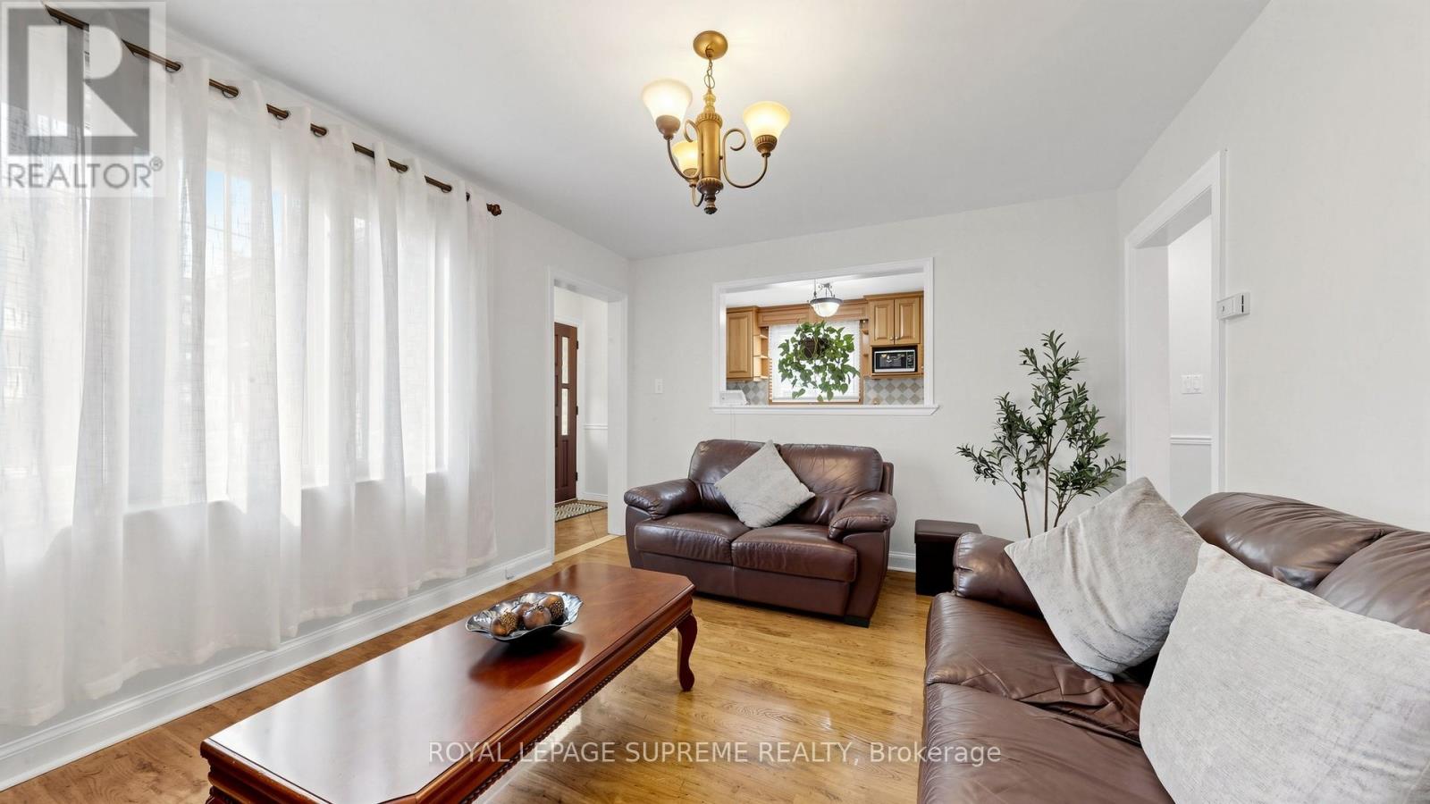 610 MCROBERTS AVENUE - 11
