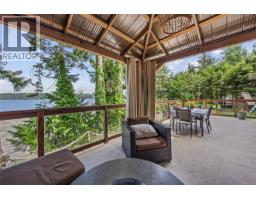 7764 Ships Point Rd, Fanny Bay, BC V0R1W0 Photo 32