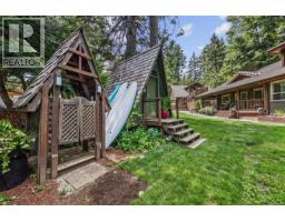 7764 Ships Point Rd, Fanny Bay, BC V0R1W0 Photo 26