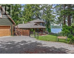 7764 Ships Point Rd, Fanny Bay, BC V0R1W0 Photo 14