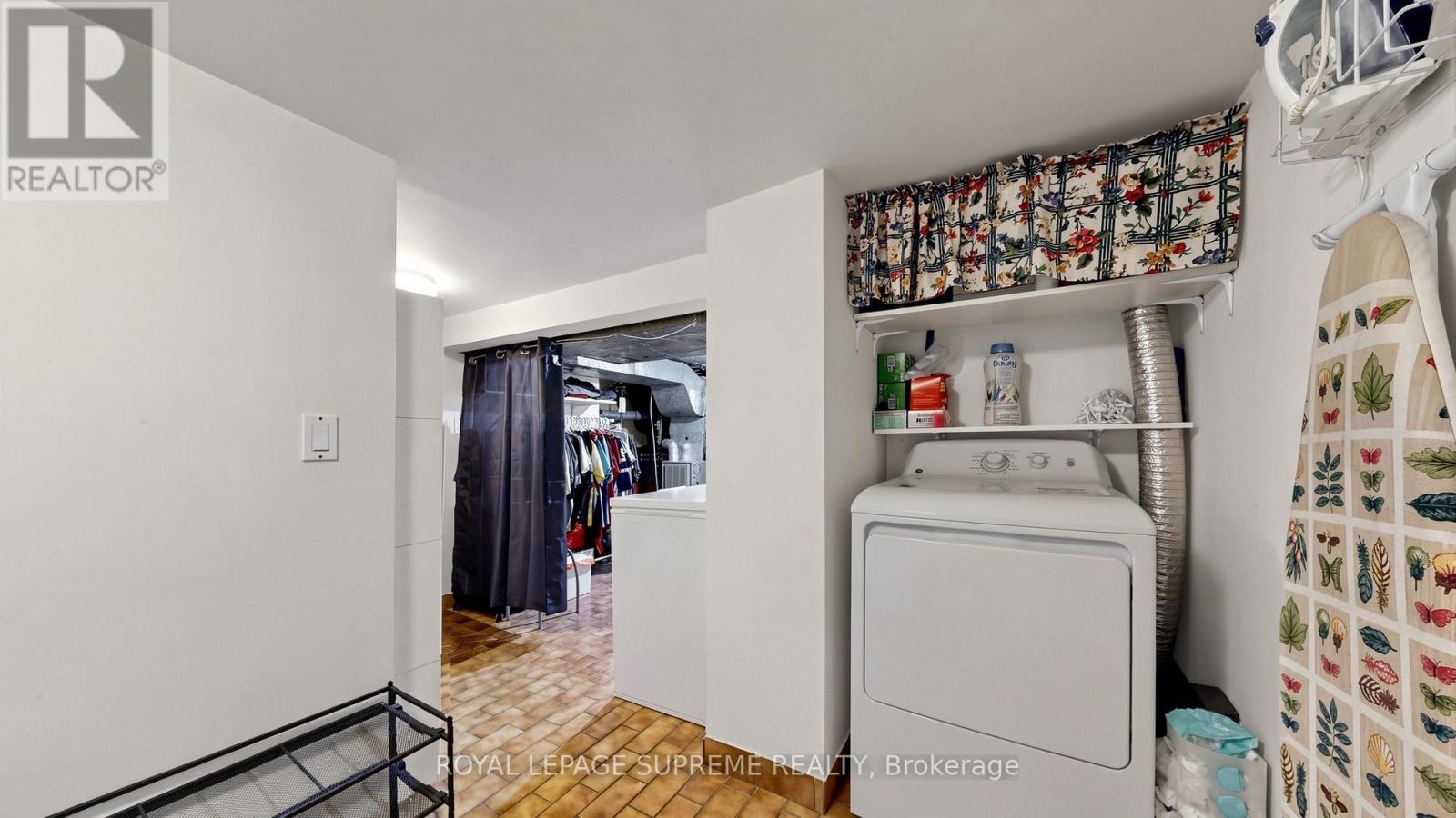 610 MCROBERTS AVENUE - 36