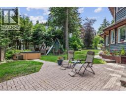 7764 Ships Point Rd, Fanny Bay, BC V0R1W0 Photo 27