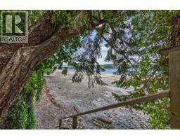 7764 Ships Point Rd, Fanny Bay, BC V0R1W0 Photo 36