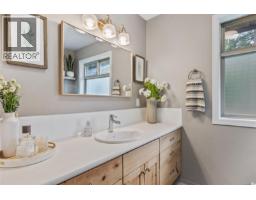 7764 Ships Point Rd, Fanny Bay, BC V0R1W0 Photo 60