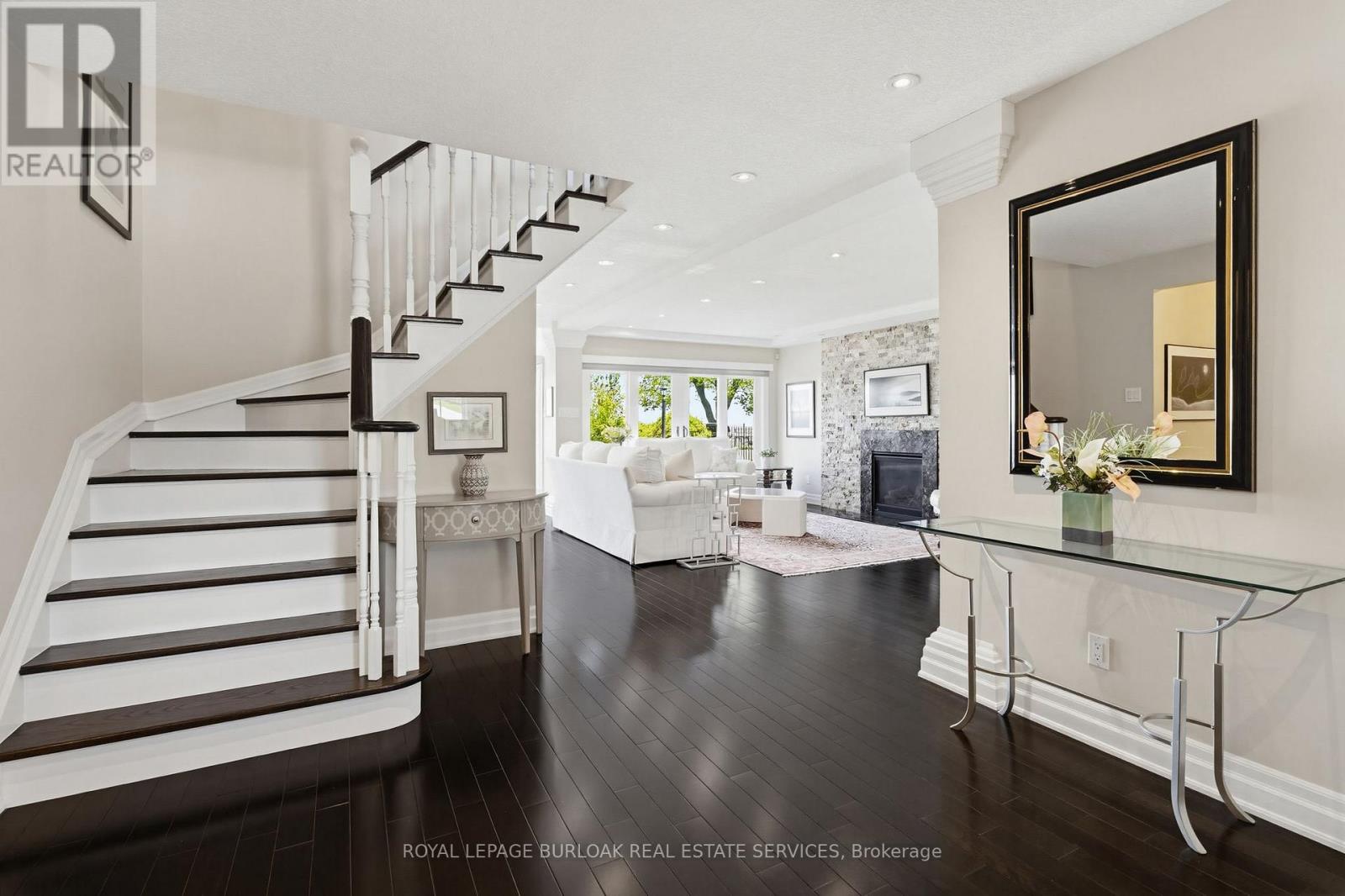 97 LAKEVIEW DRIVE - 21