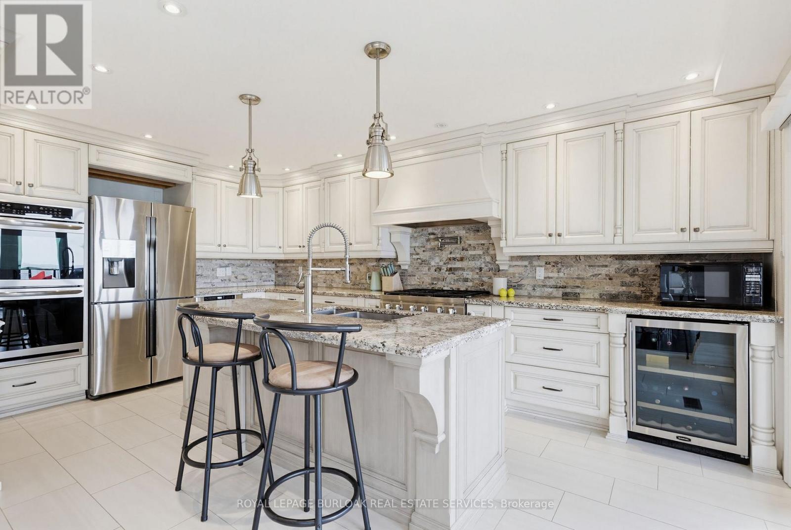 97 LAKEVIEW DRIVE - 13