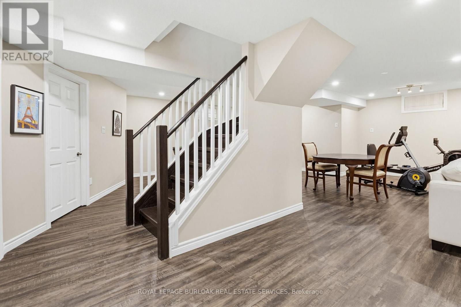 97 LAKEVIEW DRIVE - 34