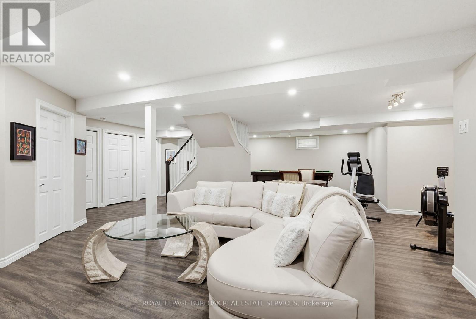 97 LAKEVIEW DRIVE - 35