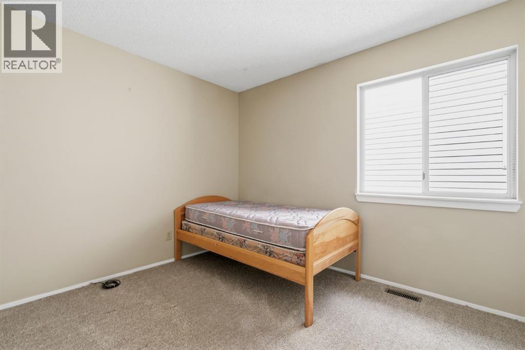 298 Costa Mesa Close NE — photo 23