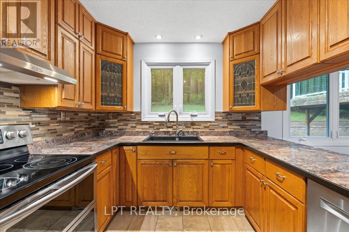 1432 WALLBRIDGE LOYALIST ROAD - 12