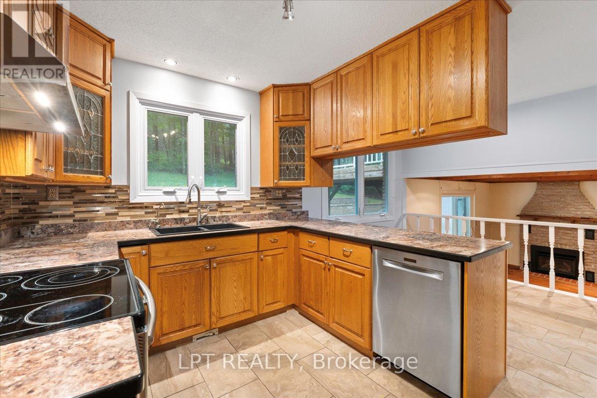1432 WALLBRIDGE LOYALIST ROAD - 14