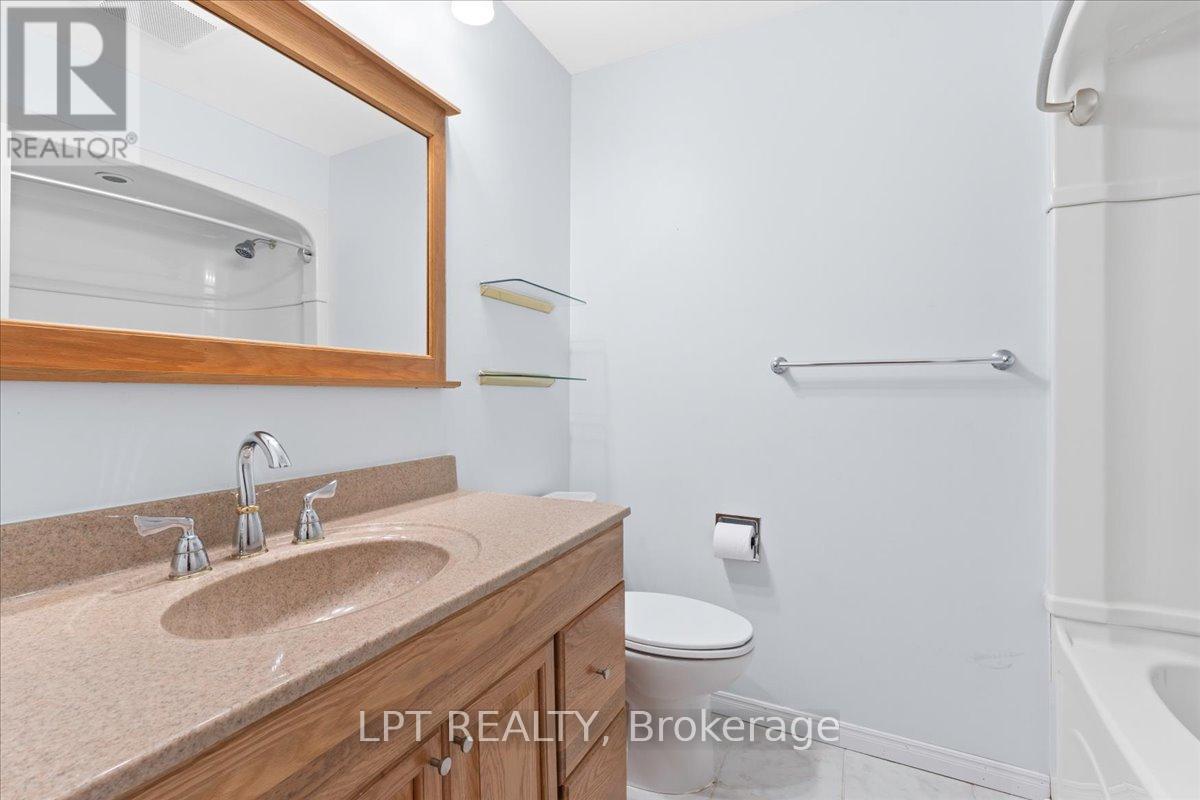 1432 WALLBRIDGE LOYALIST ROAD - 26