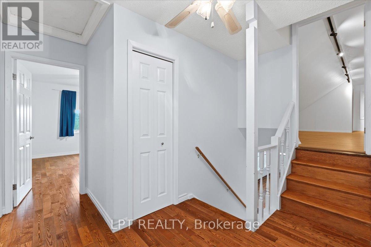 1432 WALLBRIDGE LOYALIST ROAD - 32