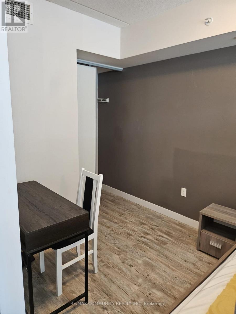 #316 257 HEMLOCK STREET - 17