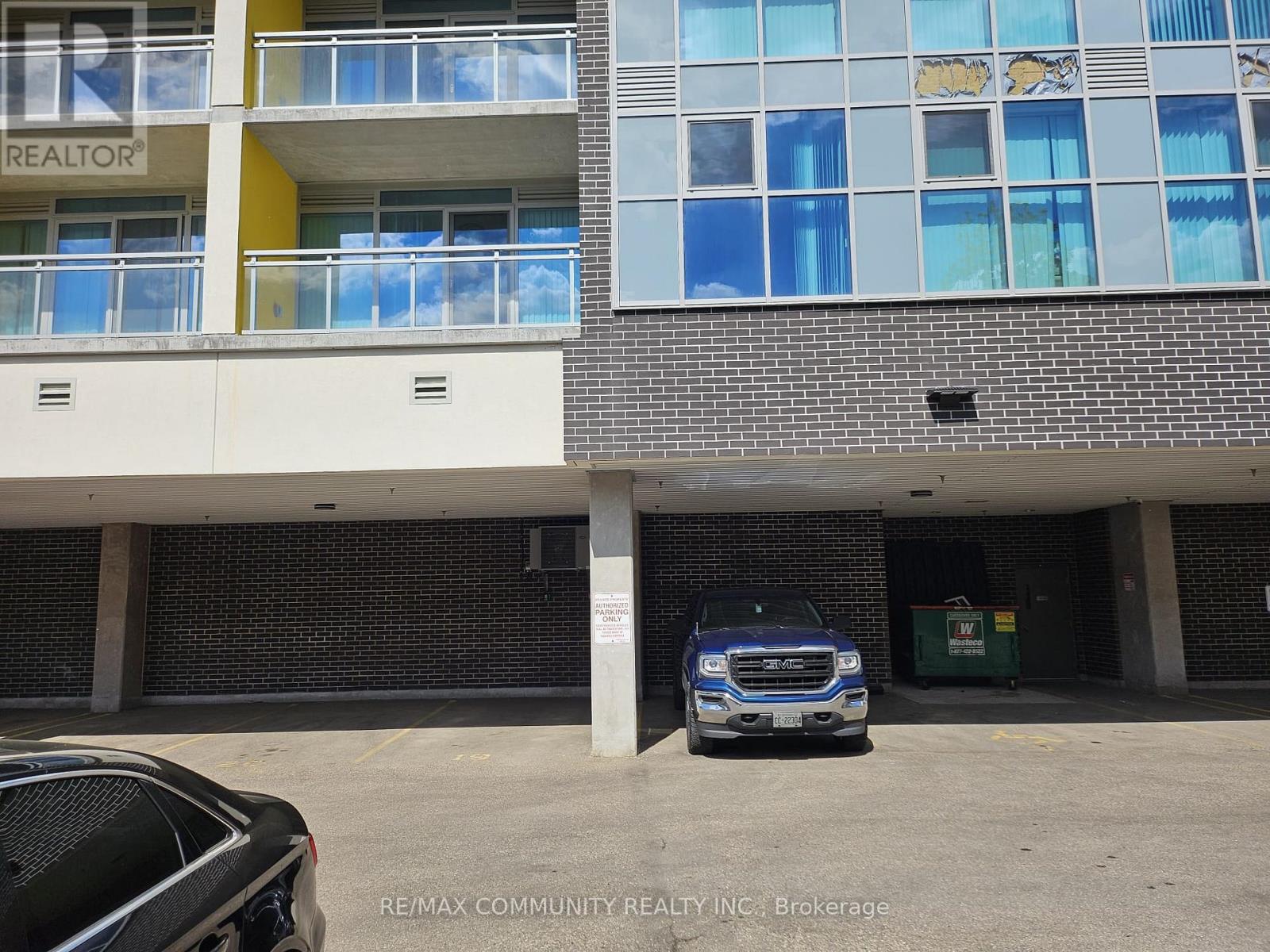 #316 257 HEMLOCK STREET - 2