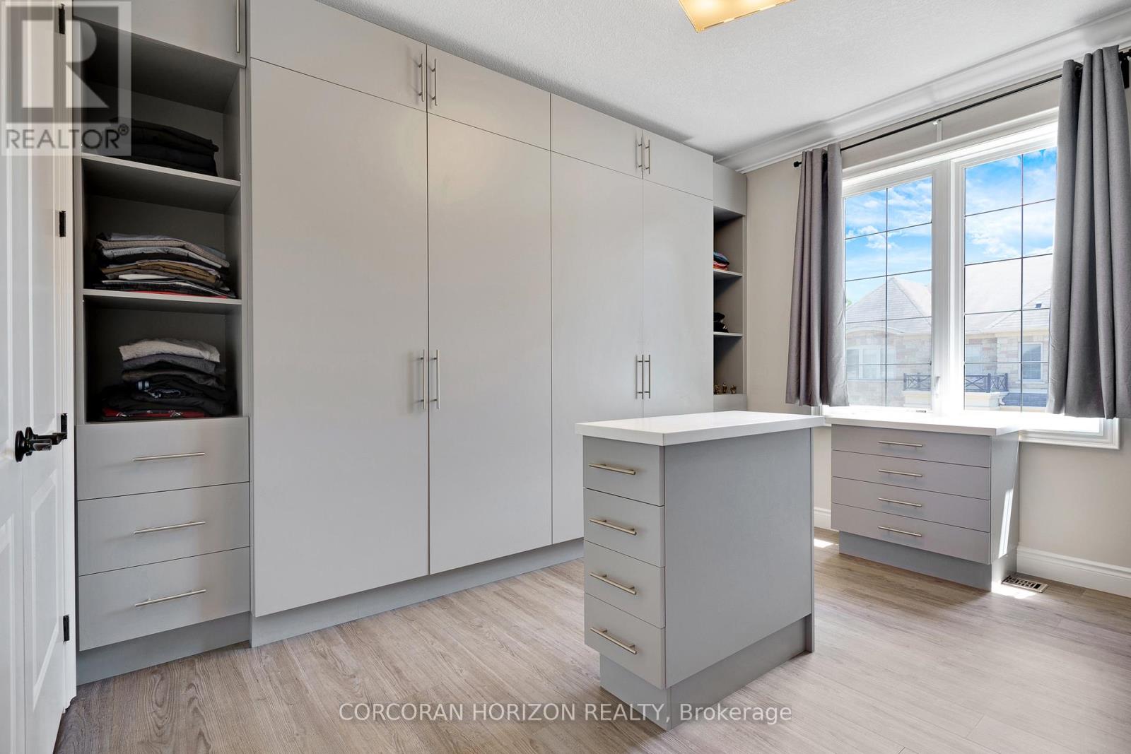 #8 258 EDGEWATER CRESCENT - 27