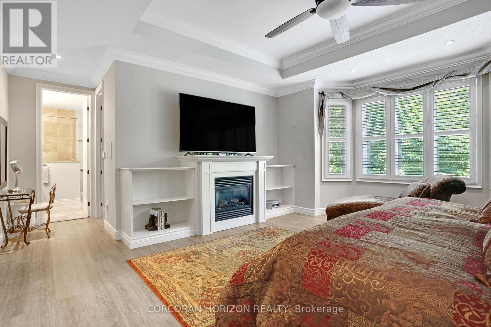 #8 258 EDGEWATER CRESCENT - 31