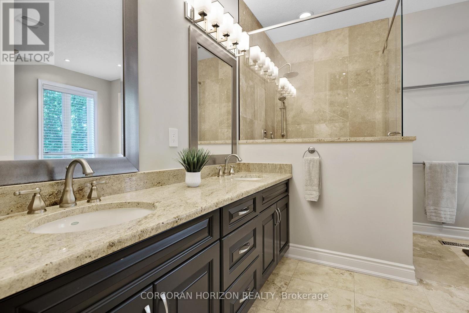 #8 258 EDGEWATER CRESCENT - 32