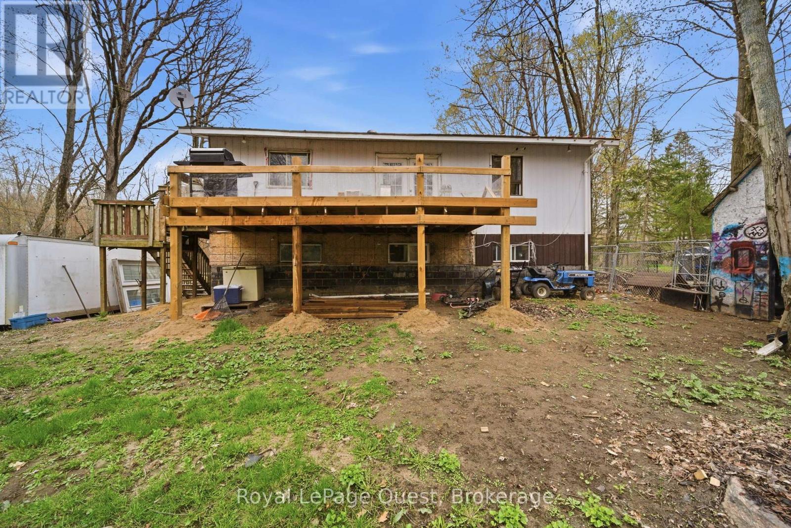 7476 ASH CRESCENT - 30