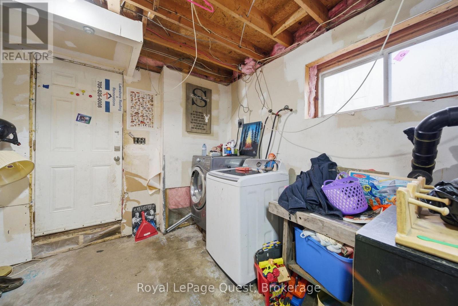 7476 ASH CRESCENT - 25