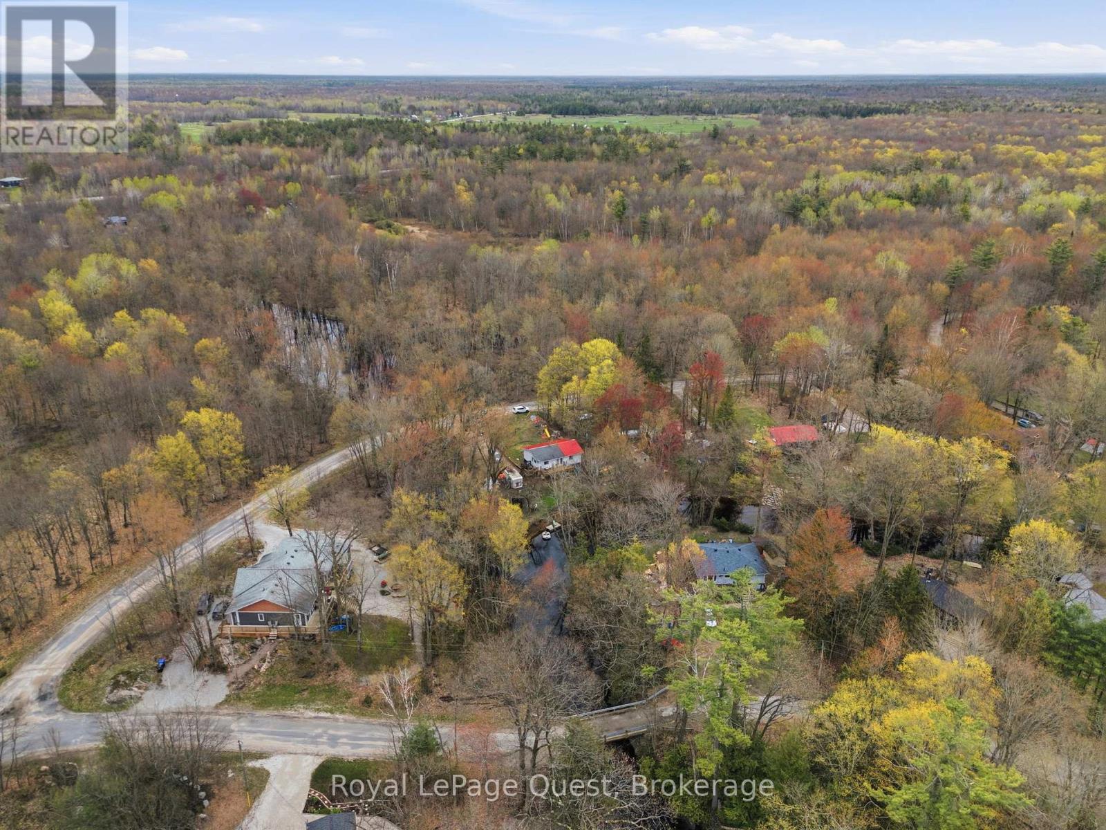 7476 ASH CRESCENT - 37