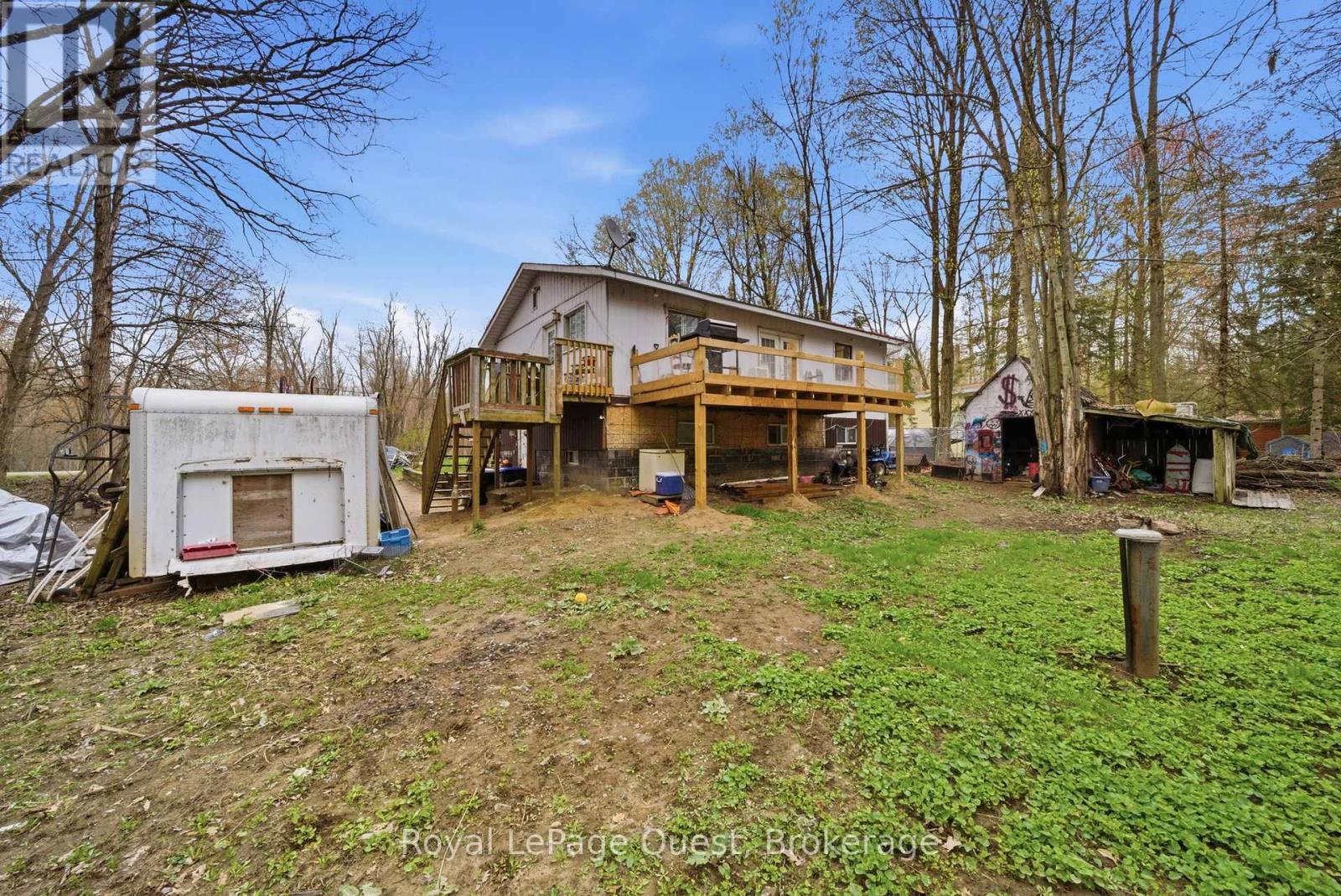 7476 ASH CRESCENT - 29