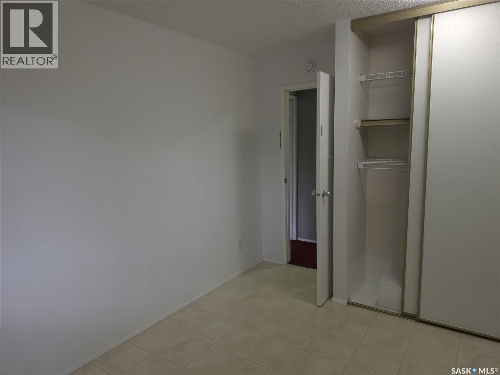 #18 1128 McKercher DRIVE - 12