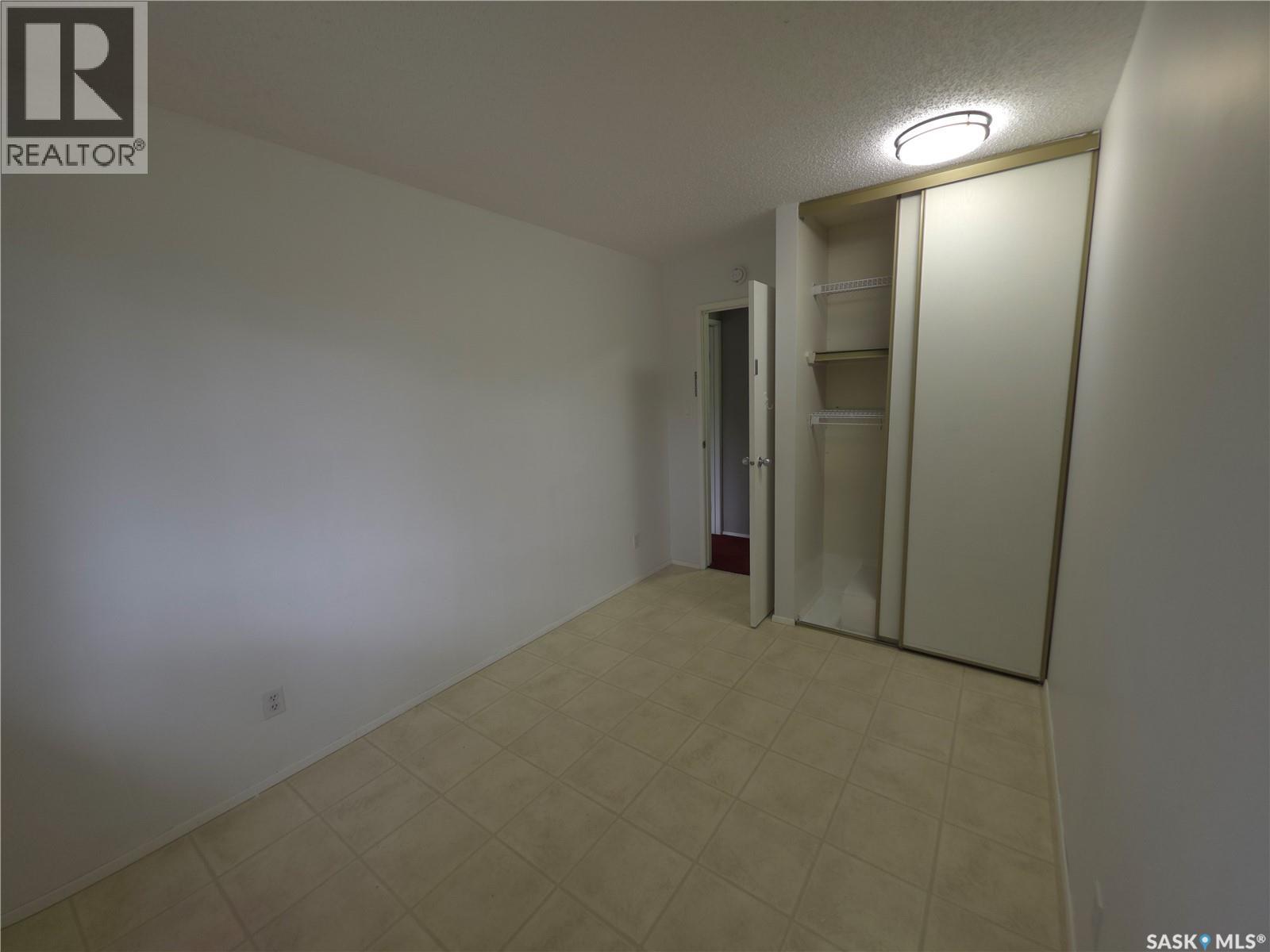 #18 1128 McKercher DRIVE - 13