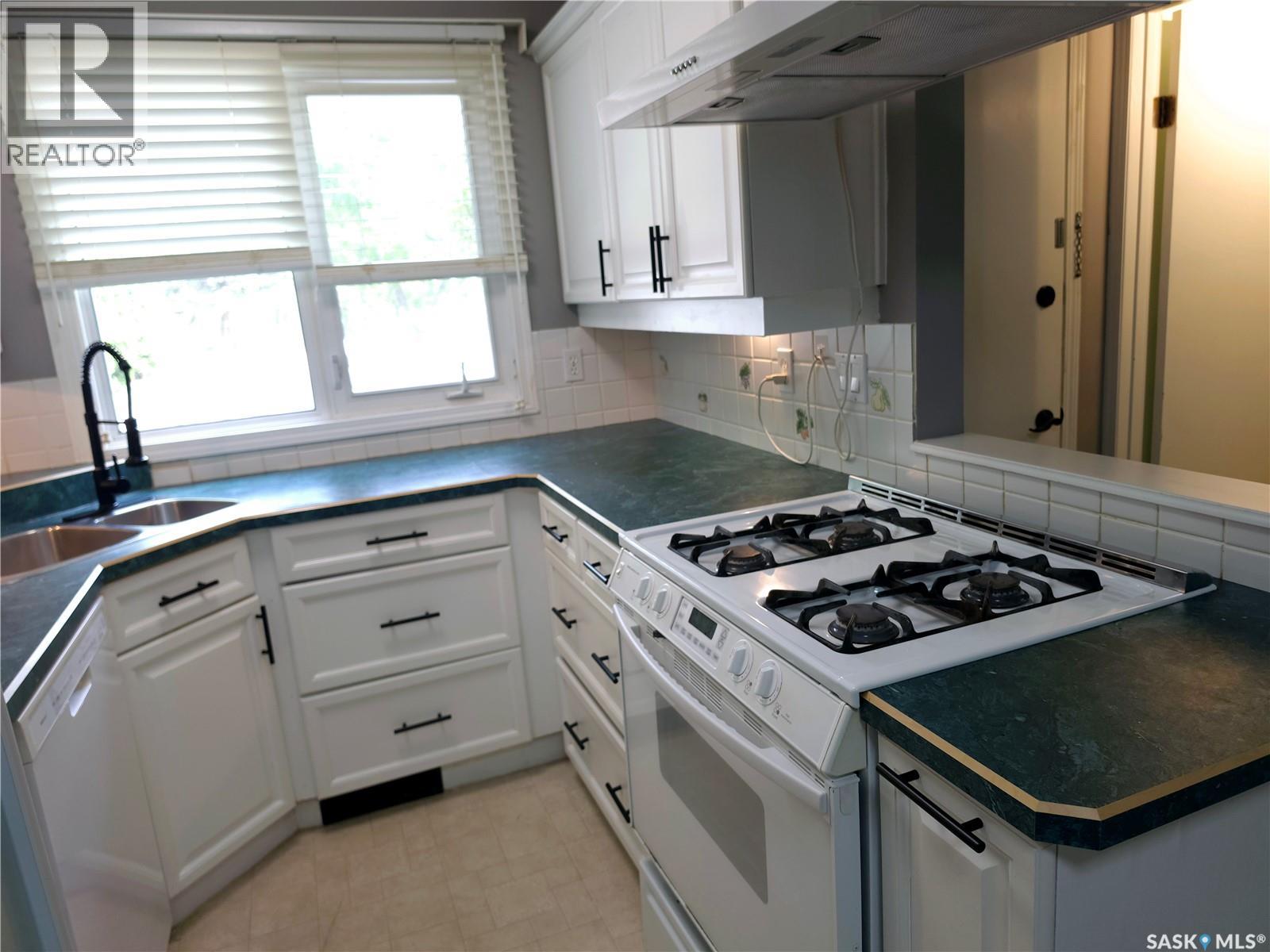 #18 1128 McKercher DRIVE - 25