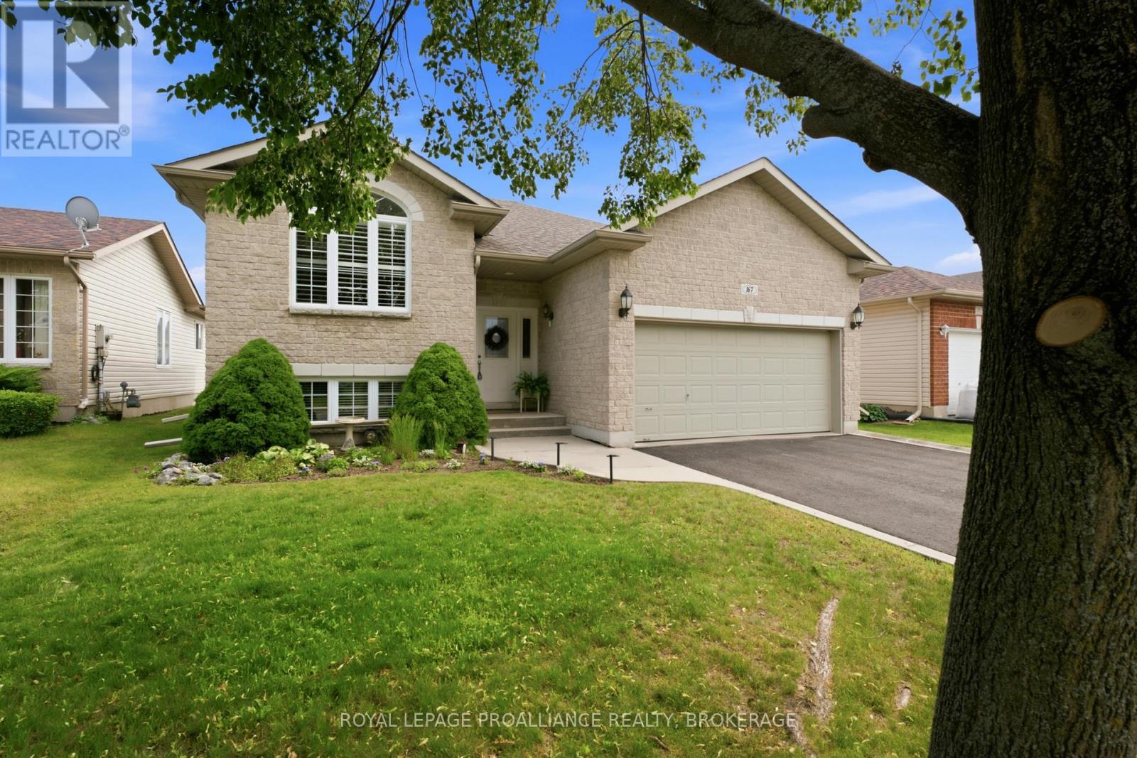 167 BRADSTONE STREET - 3