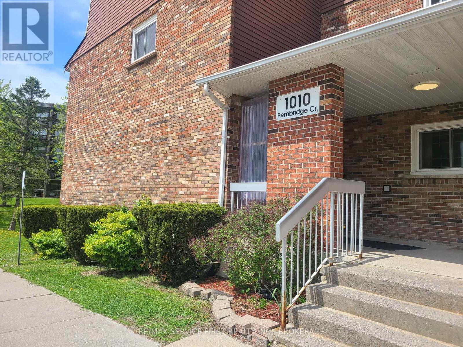 #103 1010 PEMBRIDGE CRESCENT - 2