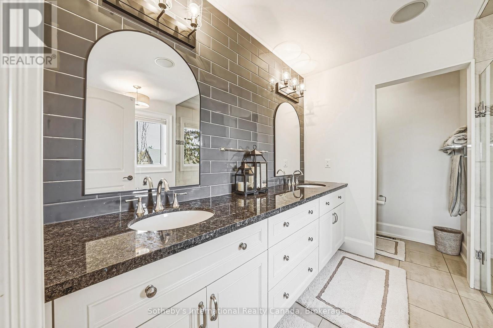 476 PATRICIA DRIVE - 23