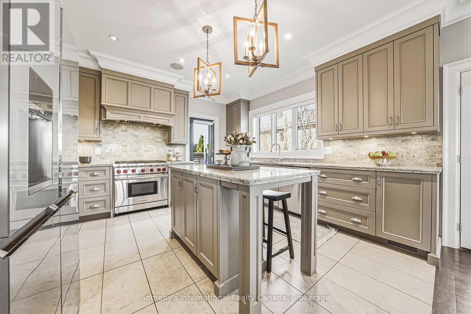 476 PATRICIA DRIVE - 11