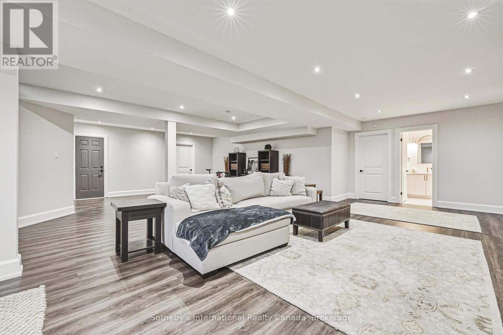 476 PATRICIA DRIVE - 40