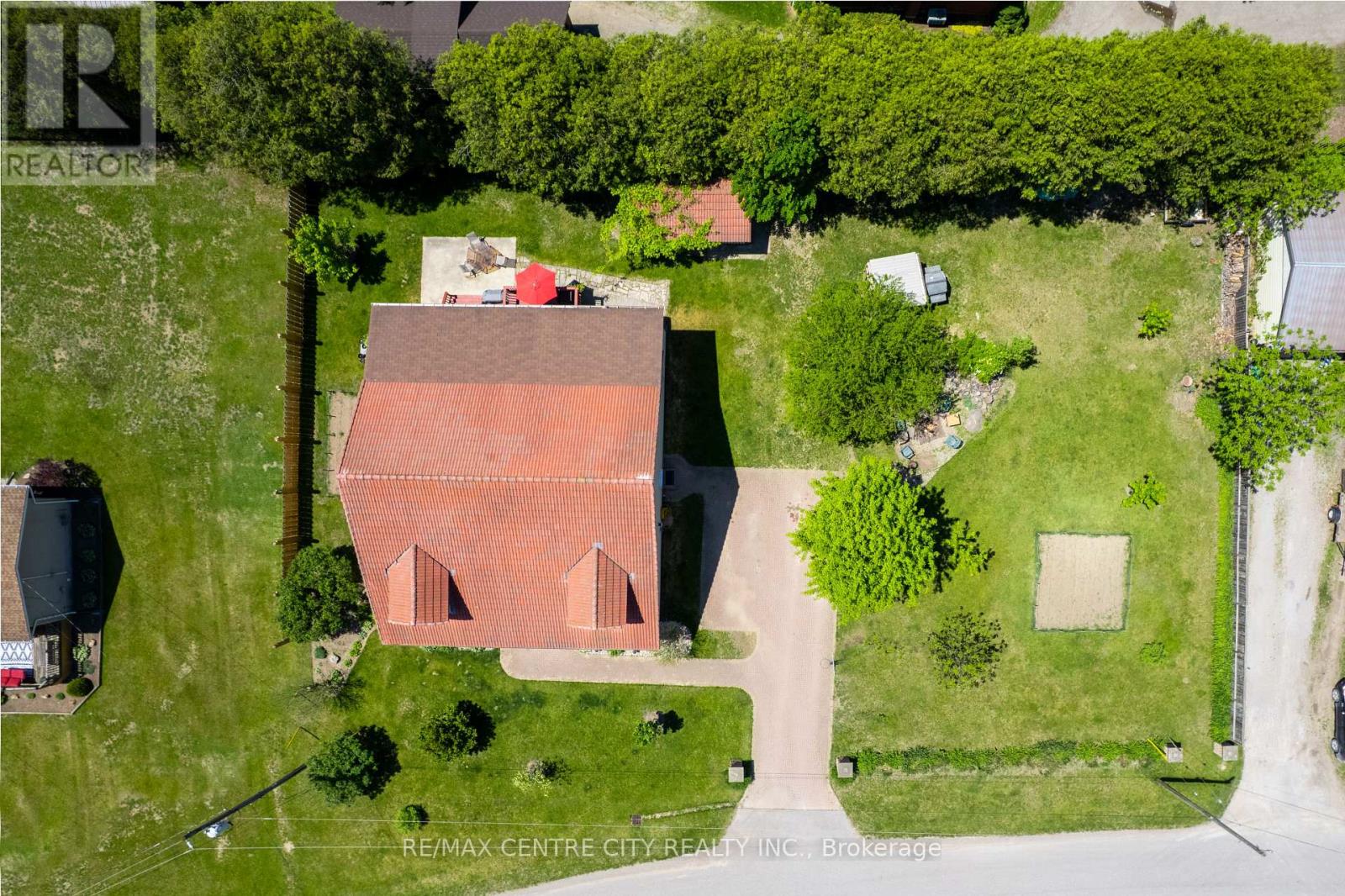 176 EASTMAN AVENUE - 10