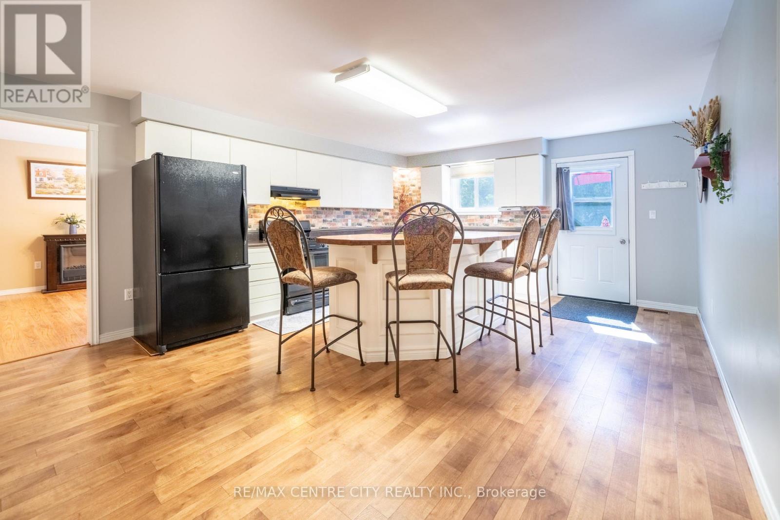 176 EASTMAN AVENUE - 14