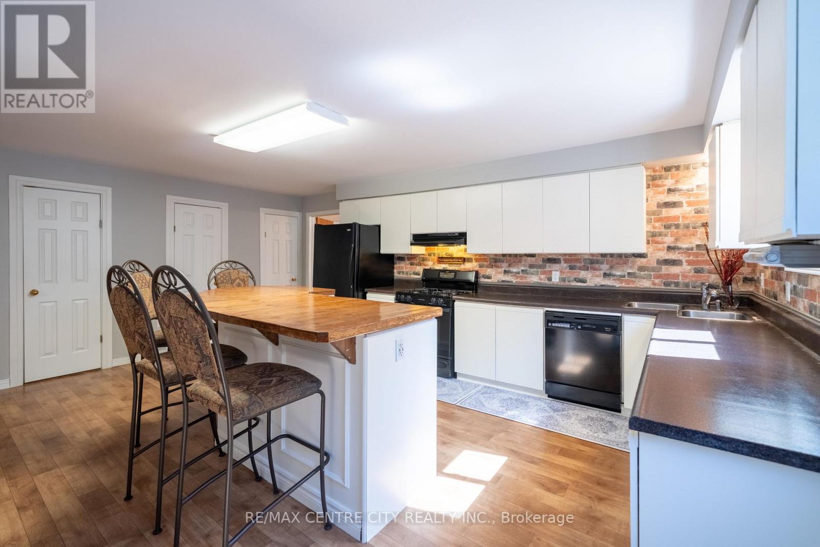 176 EASTMAN AVENUE - 15