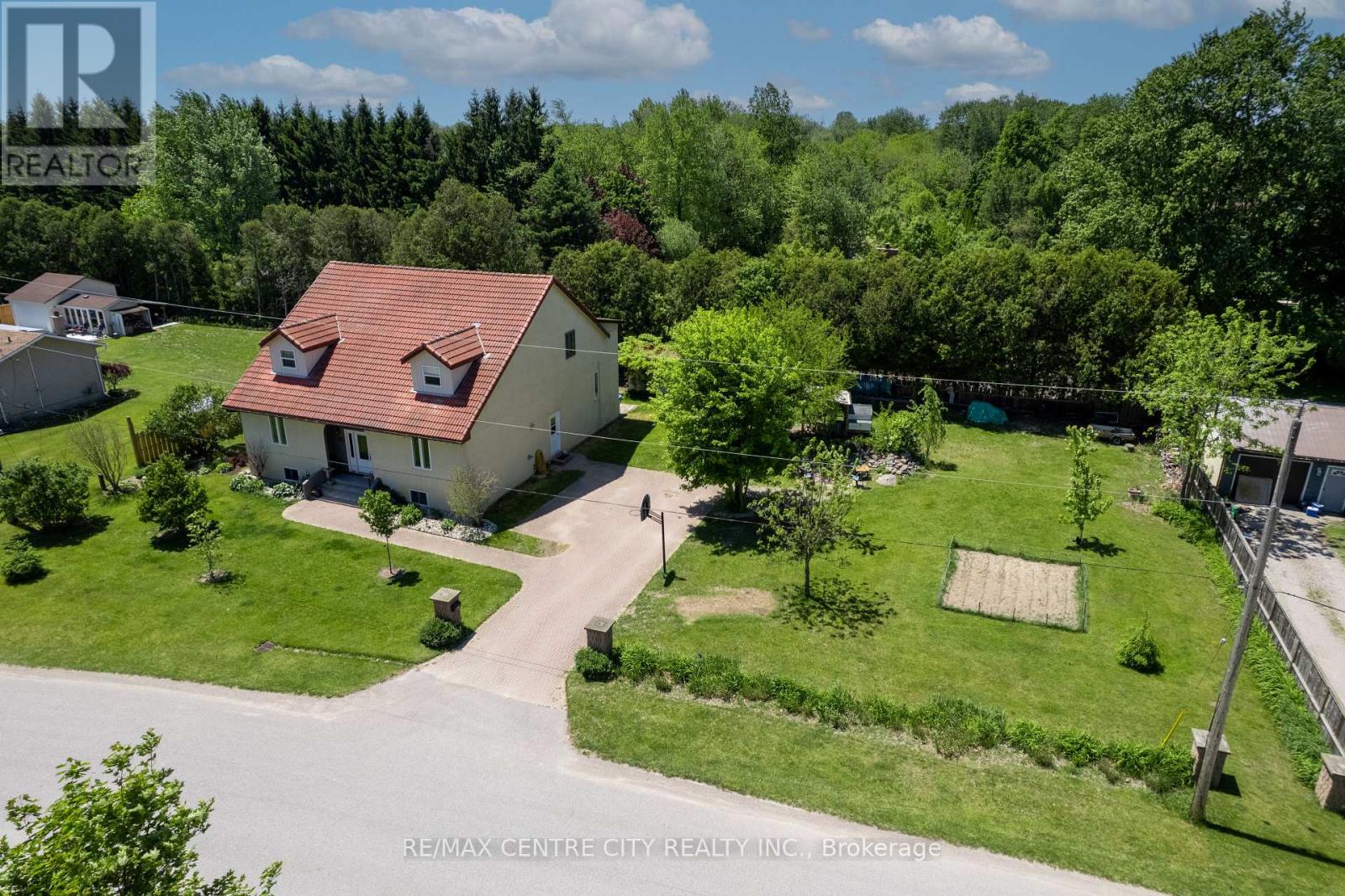176 EASTMAN AVENUE - 2